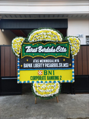Papan Bunga Duka di Padang Lambe