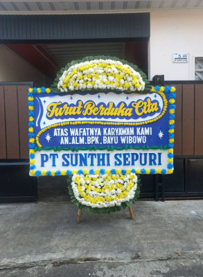 Papan Bunga Duka di Padang Lambe