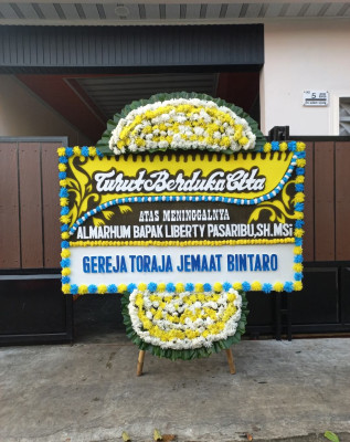 Papan Bunga Duka di Padang Lambe