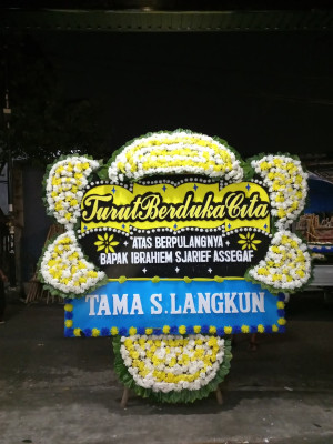 Papan Bunga Duka di Padang Lambe