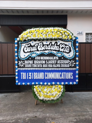 Papan Bunga Duka di Padang Lambe